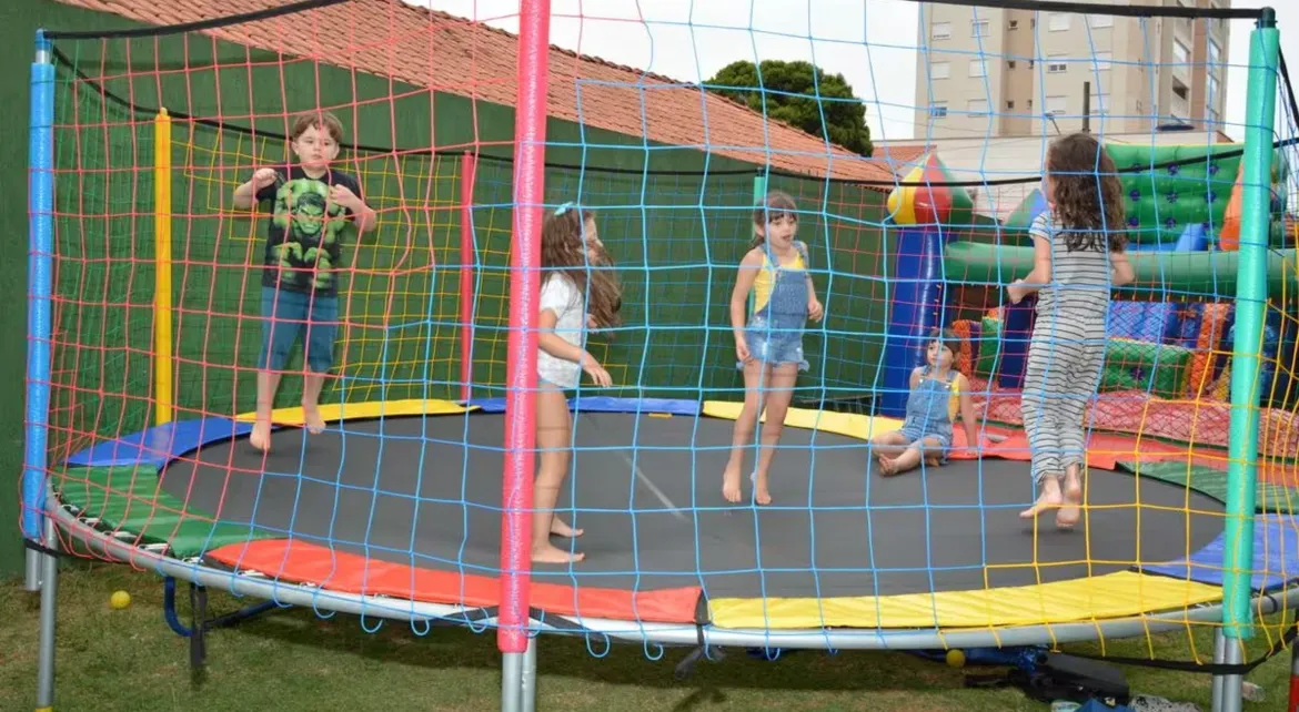 Empresa regulamentada de aluguel de brinquedos para festa infantil
